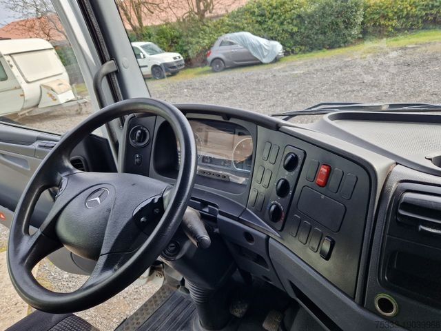 Vrachtwagen met bakwagen MERCEDES-BENZ 813 Atego Möbelkoffer