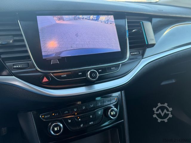 Minibusz OPEL Astra Sports Tourer Navi Klima Kamera Motor NEU!