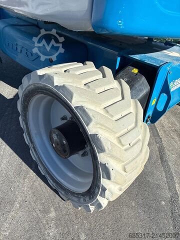 Braț articulat Niftylift HR 28 Hybrid 4x4