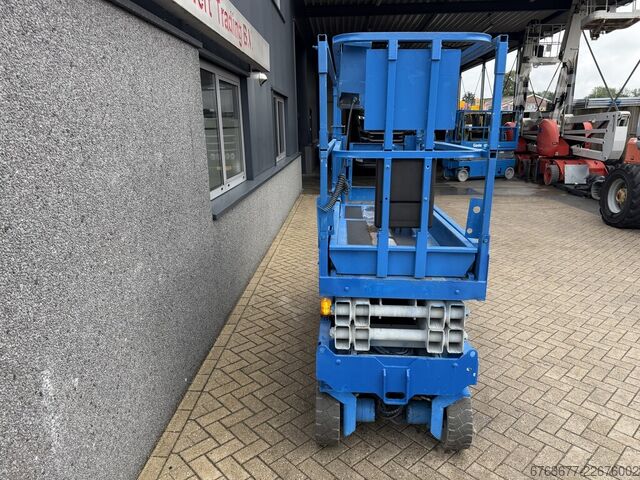 Genie GS-2032 saxlift, saxbord, 2005 timmar, 8 m arbets­höjd GENIE GS-2032 schaarlift schaar hoogwerker 2005uur 8mtr werkhoogte