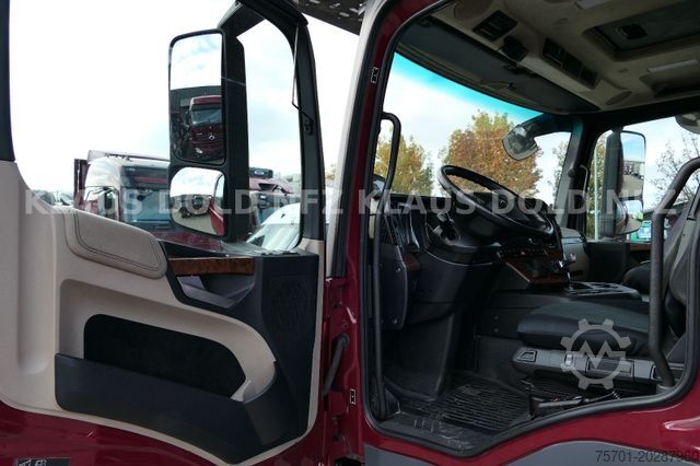 Autodraagtruck MERCEDES-BENZ Actros 2443 Autotransp. Kässbohrer. Supertrans