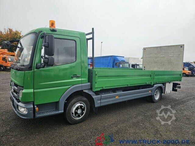 Pick-up skåpbil Mercedes-Benz Atego 813 6.2m Pritsche LBW 3Sitze NUR 48Tkm