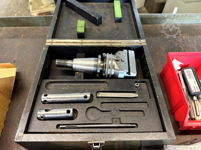 Werkplaatskast met inhoud Workshop Cabinet with contents