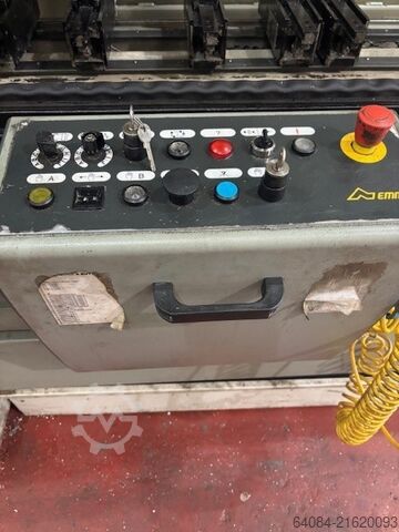 Pionowe centrum obróbcze EMMEGI COMET ISOLA ES381 V06