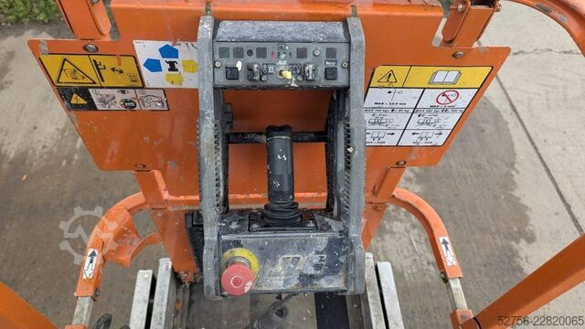 Ascensore a forbice JLG 2030 ES