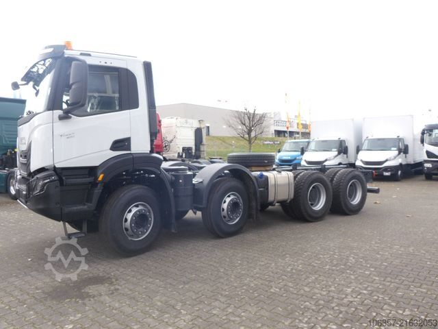 Truck chassis IVECO T-Way AD410T54 8X4 Radstand.4250mm 2-Stück