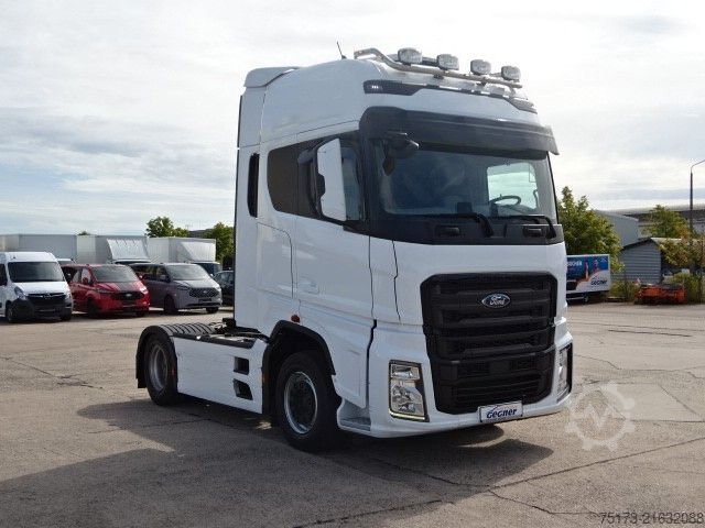 Standard tractor unit FORD F-Max Sattelzugmaschine