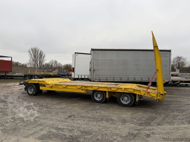 Lågbyggd trailer Schwarzmüller TÜ 30/100  3 Achs Tiefladeranhänger
