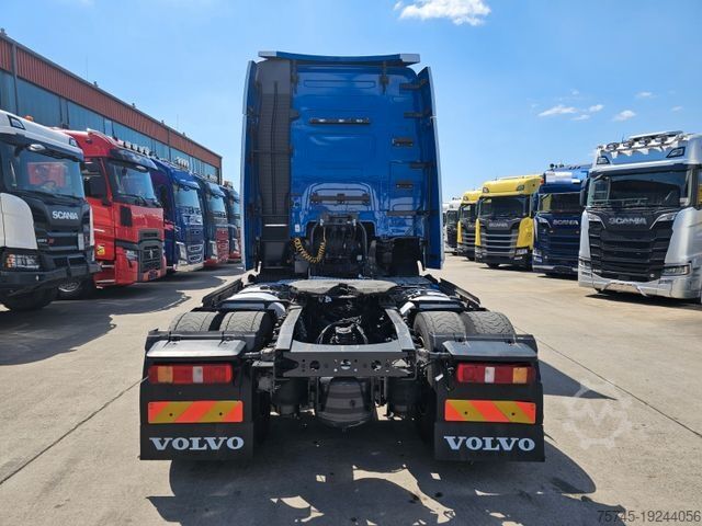 Standaard trekker VOLVO FH 500 * STANDKLIMA * TEMP * 2X TANK  * MOTORBR.