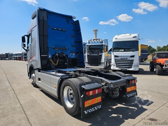 Standaard trekker VOLVO FH 500 * STANDKLIMA * TEMP * 2X TANK  * MOTORBR.