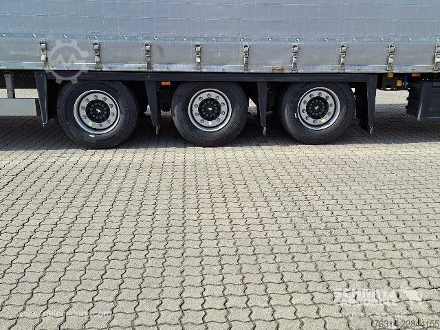 Åben sættevogn med presenning Schmitz Cargobull Curtainsider Mega Getränke