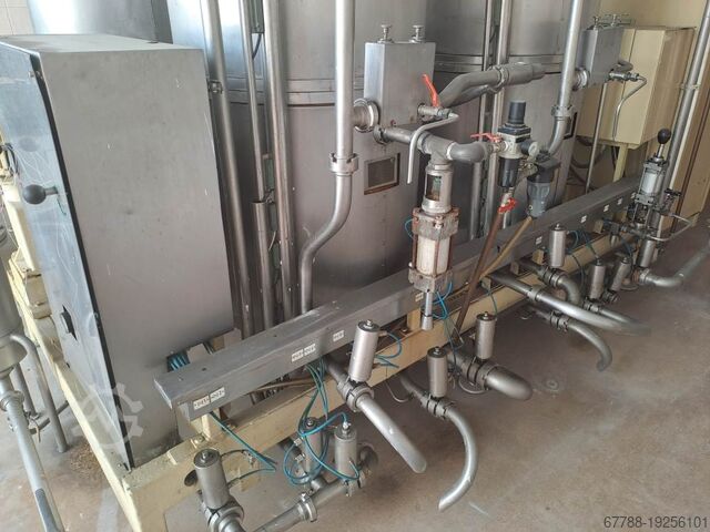 Línea de embotellado de agua para bebidas PET de 2L NAGEMA BF60 KOMI 160