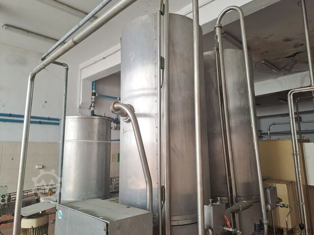 Línea de embotellado de agua para bebidas PET de 2L NAGEMA BF60 KOMI 160