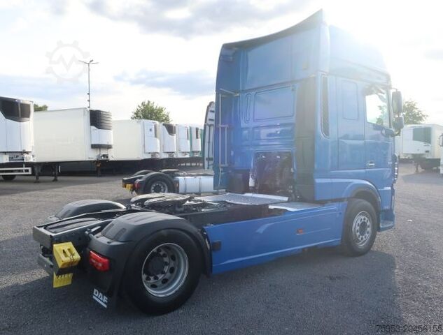 Tractor estándar DAF XF 530 SSC Intarder Standklima Navi PTO Euro 6D