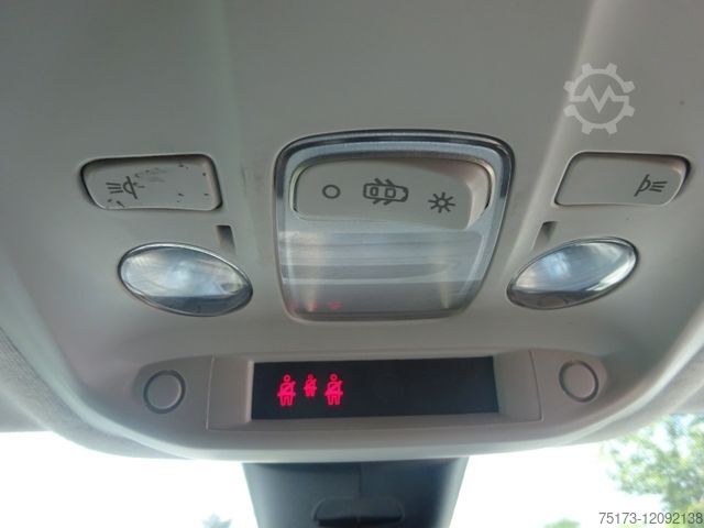 Bestelwagen OPEL Vivaro Kasten 120PS Edition M Klima Tempomat AHK