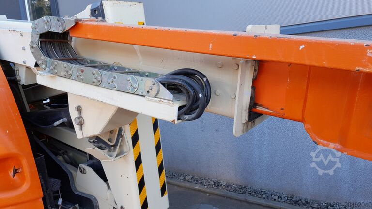 Self-propelled articulated boom lift JLG E300AJP