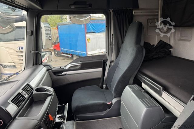 Camion cu platformă și prelată MAN TGM 15.340 4x2