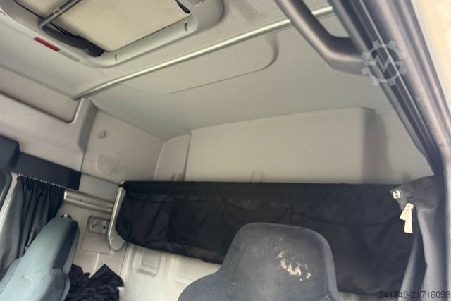 Camion cu platformă și prelată MAN TGM 15.340 4x2
