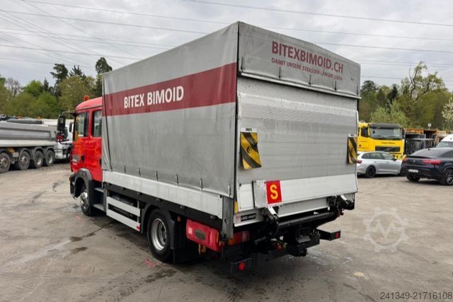 Camion cu platformă și prelată MAN TGL 12.240 4x2 ADR