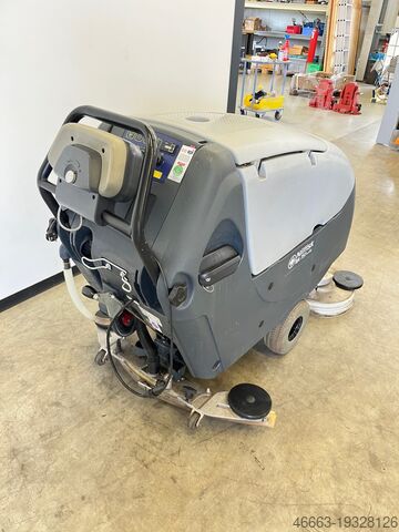 Scrubber-dryer machine Only 22 operating hours. Nilfisk BA751
