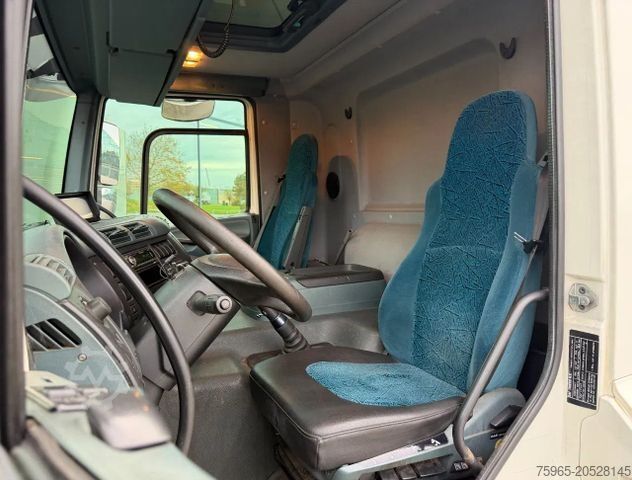 Vrachtwagen met bakwagen DAF CF 75.250 EURO 3 MANUAL GEARBOX VAN BEURDEN ISOL