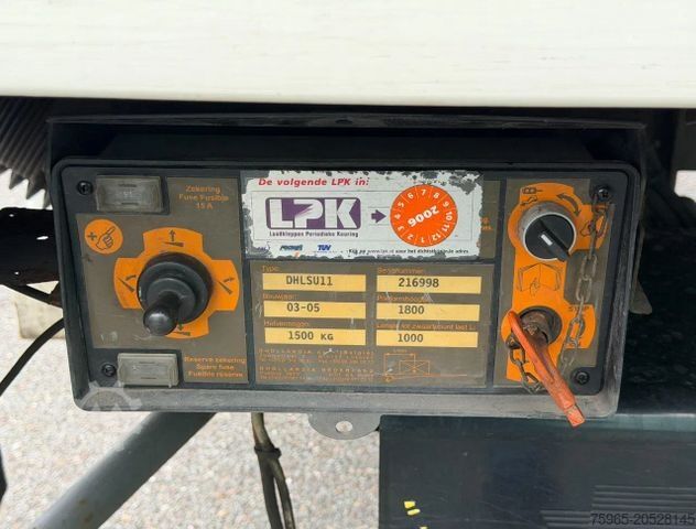 Vrachtwagen met bakwagen DAF CF 75.250 EURO 3 MANUAL GEARBOX VAN BEURDEN ISOL