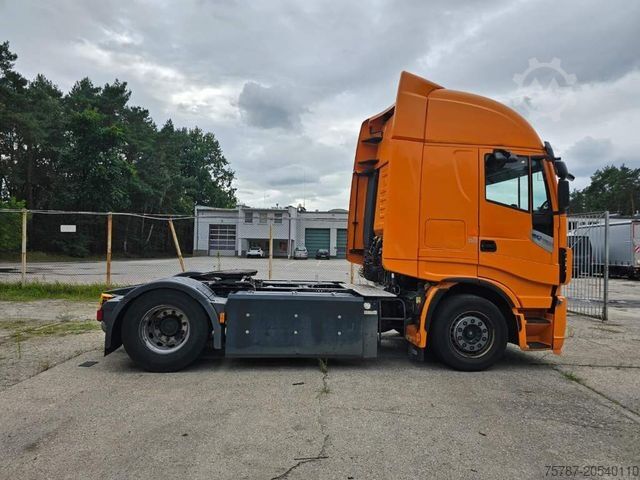 Standardowy ciągnik siodłowy IVECO 460 Stralis Hi Way, Retarder, durchrepariert,CNG