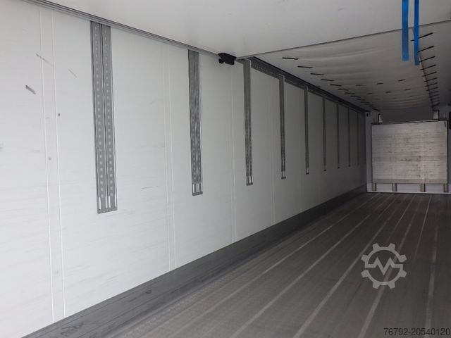 Reefer semitrailer SCHMITZ CARGOBULL SKO 24/L FP 45 Carrier HE 19/Doppelst./Trennwand