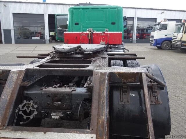 Poids lourds Scania P420 6x4 steelsprings