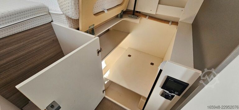 Autorulotă semi-integrată BÜRSTNER Travel Van 620G