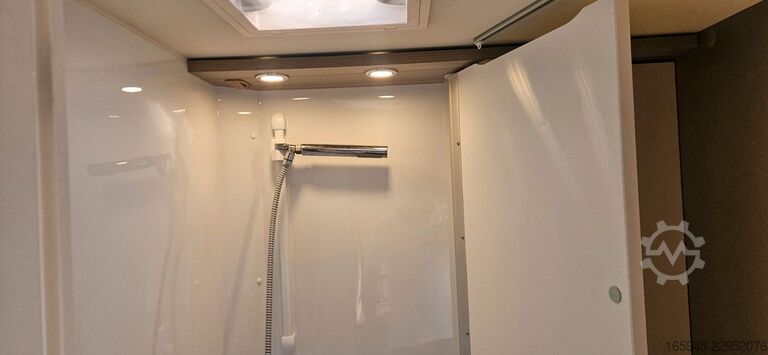 Autorulotă semi-integrată BÜRSTNER Travel Van 620G