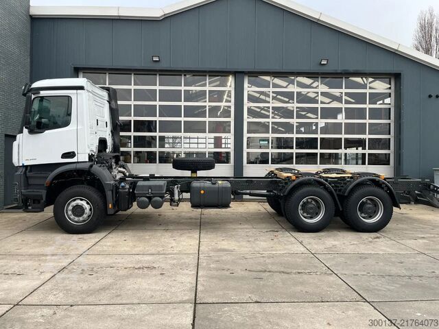 Chasis con cabina Mercedes-Benz Arocs 4045 6x4 Chassis Cabin