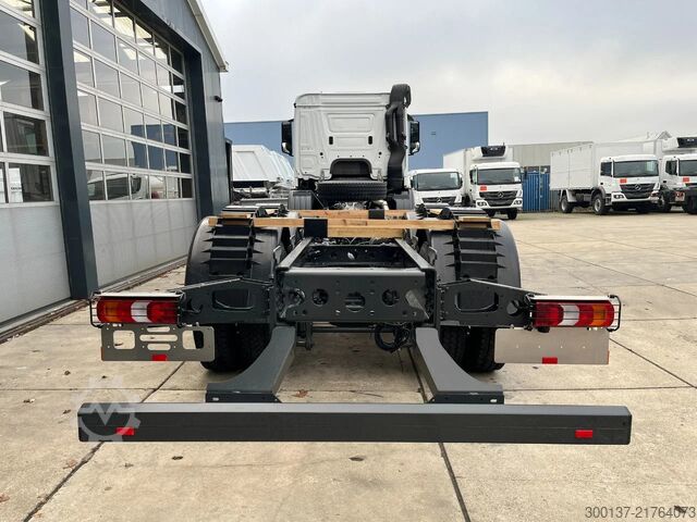 Chasis con cabina Mercedes-Benz Arocs 4045 6x4 Chassis Cabin