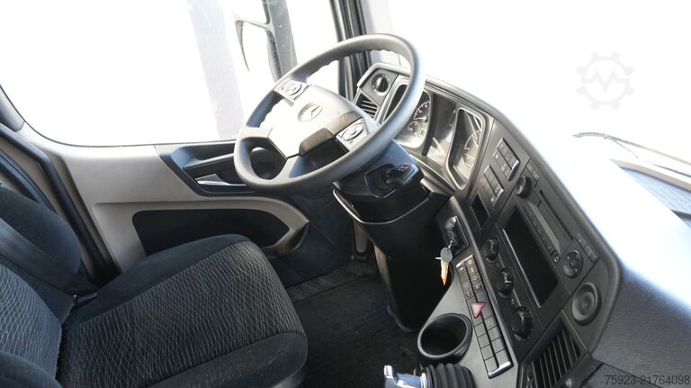 Standaard-SZM Mercedes-Benz Actros 1942 tractor unit