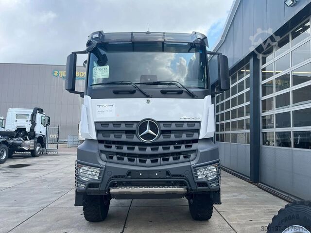Bâche Mercedes-Benz Arocs 3340 A 6x6 Cargo Truck