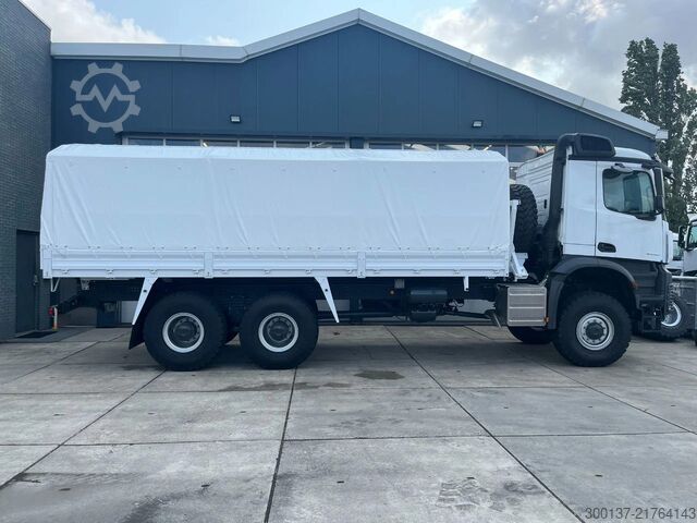 Bâche Mercedes-Benz Arocs 3340 A 6x6 Cargo Truck
