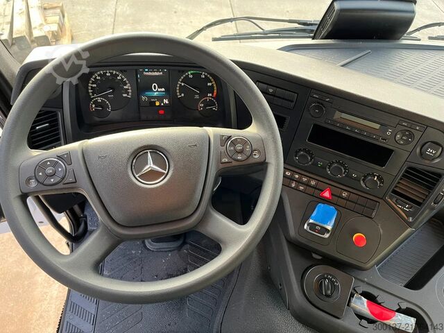 Bâche Mercedes-Benz Arocs 3340 A 6x6 Cargo Truck