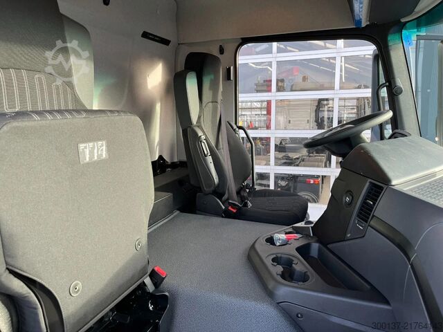 Bâche Mercedes-Benz Arocs 3340 A 6x6 Cargo Truck