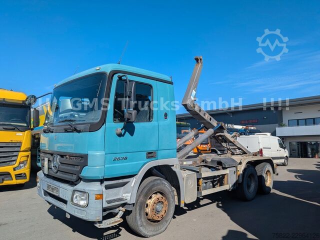 Autocamion cu cârlig pentru containere MERCEDES-BENZ Actros 2636 / Steel / Eps 3 Pedal / German
