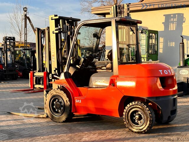 περονοφόρο ανυψωτικό Toyota 42-4FD40 / DIESEL / 4500KG / DUPLEX / FO