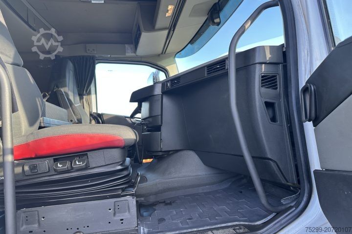 Tipper truck Volvo FH-500 10x4R SWS Moser+Liebherr / Swiss-Vehicle