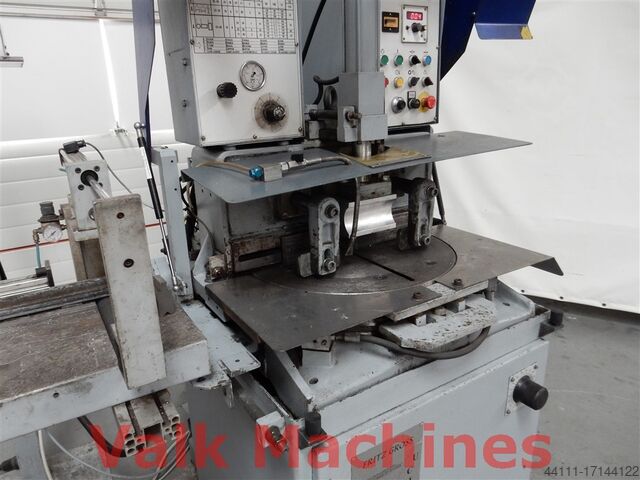 Cirkelzaag + 8 mt. automatische invoerband Fritz Gross UCM 425