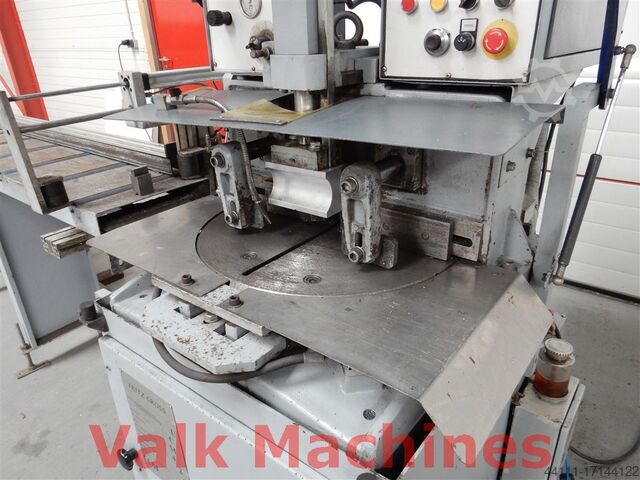 Cirkelzaag + 8 mt. automatische invoerband Fritz Gross UCM 425