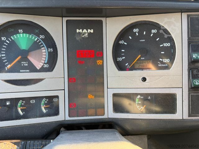 Vrachtauto met open laadbak MAN LE 18.280 Pritsche mit HIAB 133 K PRO/HIPRO Kran