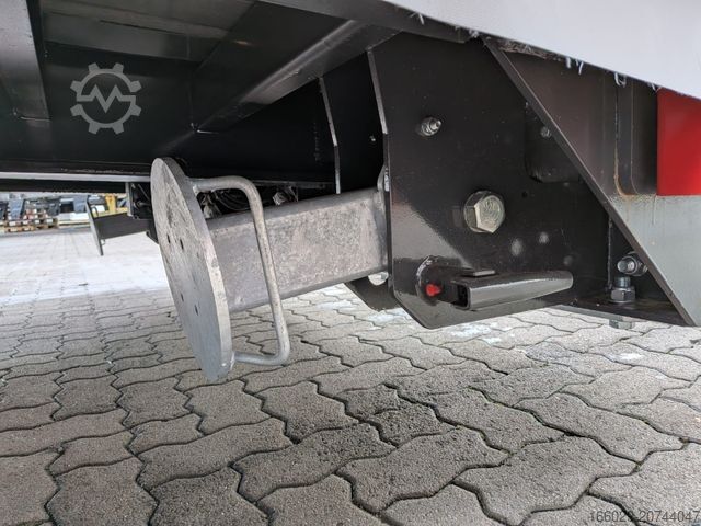 Auflieger mit Pritsche & Plane Wiese Gabelstaplertransporter mit Rampe