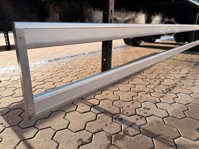 Box semitrailer KRONE SZ - Mega Koffer mit Rampenhalterung