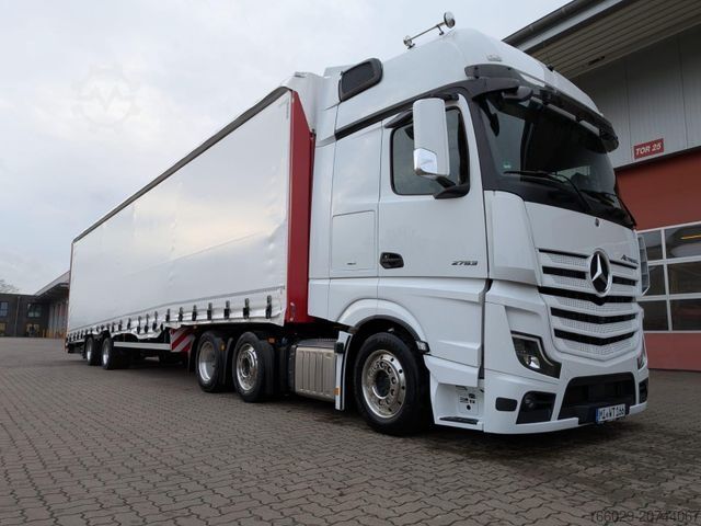 Tieflader-Sattelauflieger Wiese Gabelstaplertransporter mit Rampe