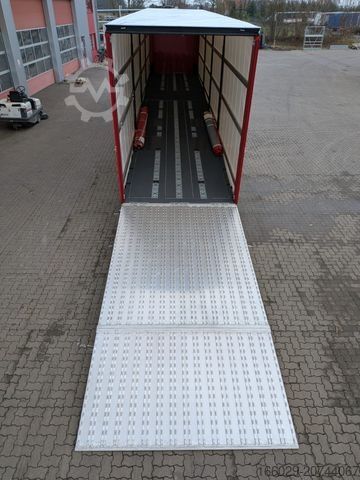 Tieflader-Sattelauflieger Wiese Gabelstaplertransporter mit Rampe