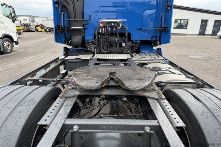Trattore stradale standard Renault T440 4x2 / Swiss-Vehicle