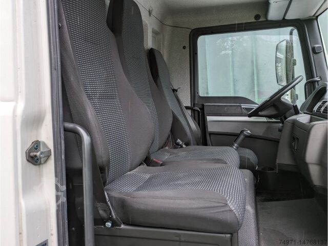 Samochód ciężarowy typu furgon MAN TGL 7.180 4x2 BB Koffer LBW Dachspoiler Spurassist